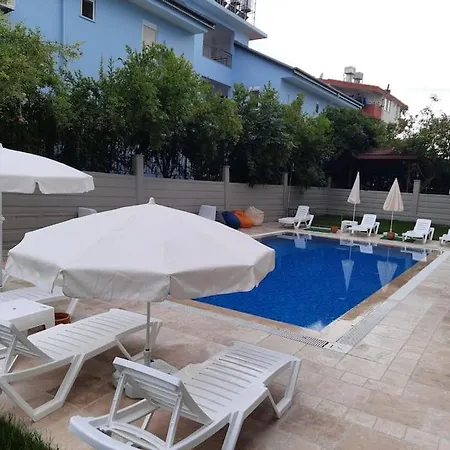 Havuzlu Sitede Ozel Bahceli Tatil Evi Apartament *