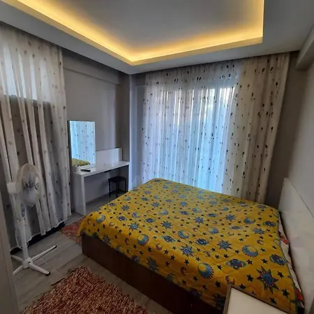 Havuzlu Sitede Ozel Bahceli Tatil Evi Apartament