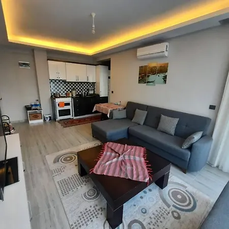 Havuzlu Sitede Ozel Bahceli Tatil Evi