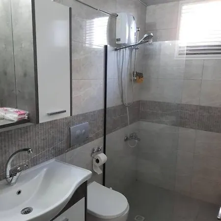 Havuzlu Sitede Ozel Bahceli Tatil Evi Apartament
