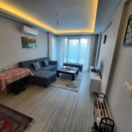 Apartament Havuzlu Sitede Ozel Bahceli Tatil Evi *